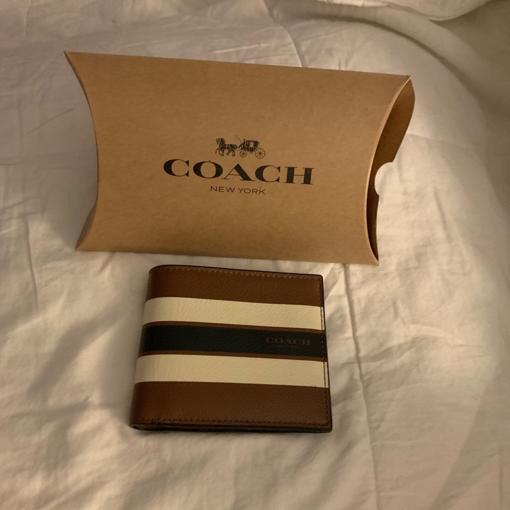 Coach men’s wallet, new with gift box